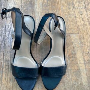 Naturalizar size 7 W heeled sandals! NWOT